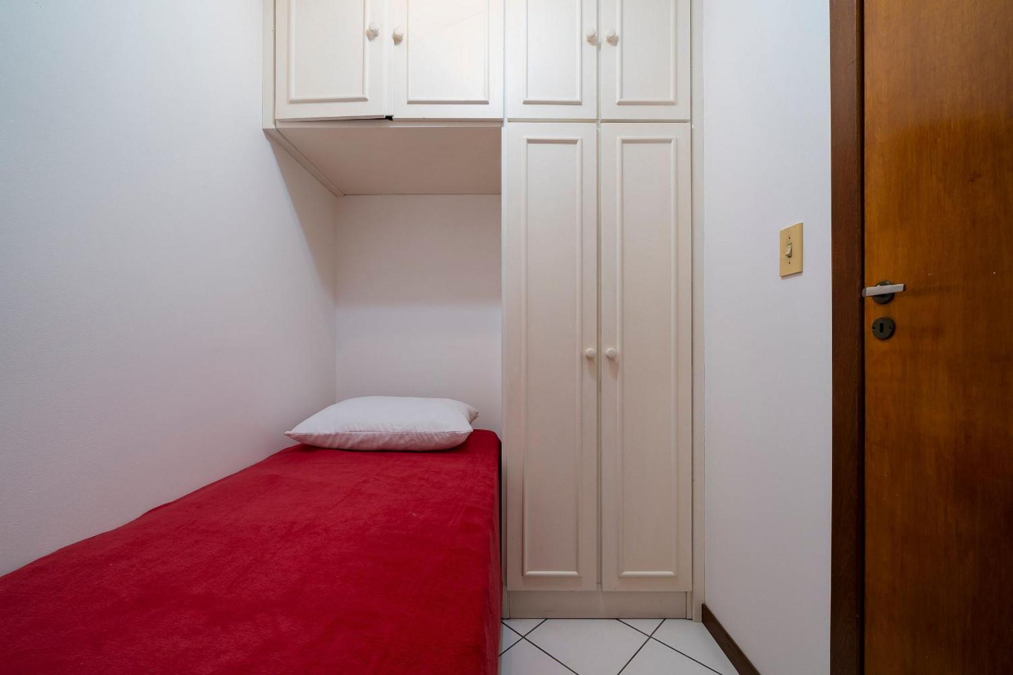 Apto Confortavel A 250m Da Erj101 Apartamento